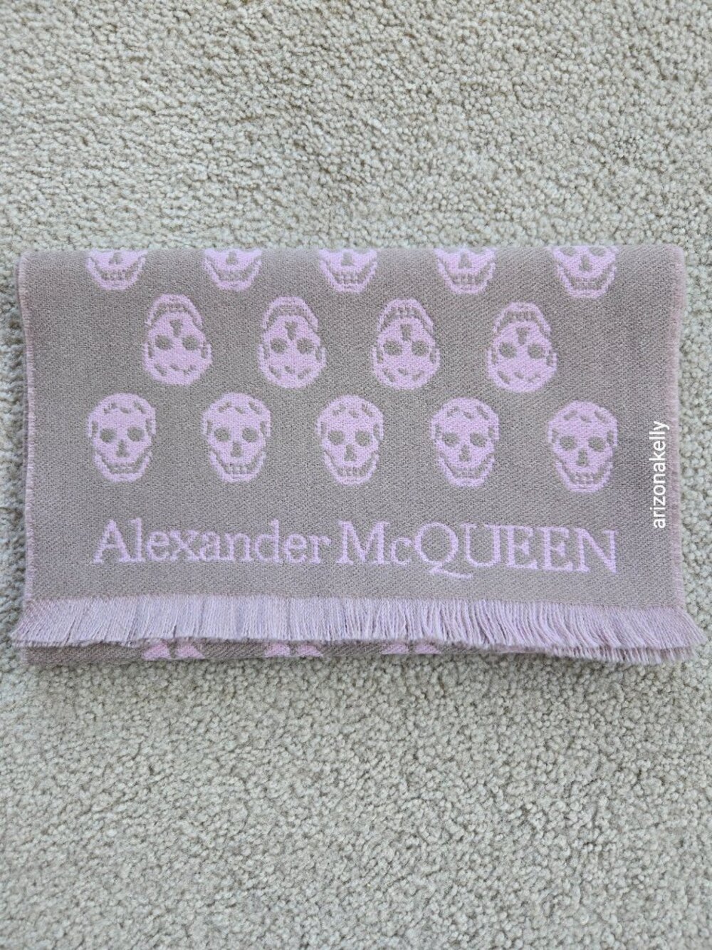 NWOT  McQueen Reversible Skull Scarf 100% Jacquard Wool PINK & TAUPE - Picture 14 of 14